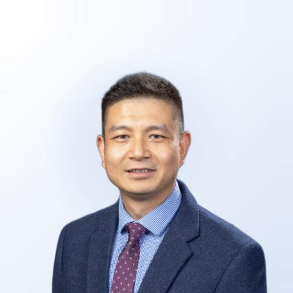杨医生 Dr. Yang headshot
